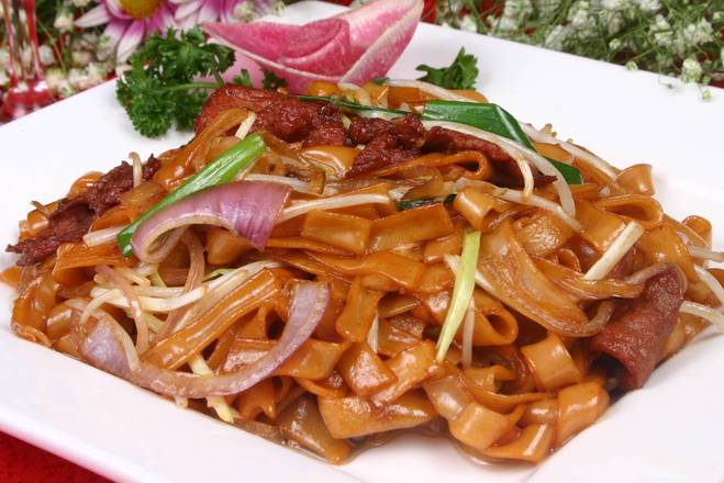 Beef Fried Rice Noodle in Soy Sauce 干炒牛河